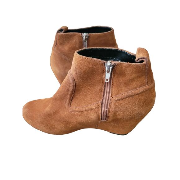 Women's size 10 M Dolce Vita Tan Suede Boot Side Zipper - Picture 3 of 10